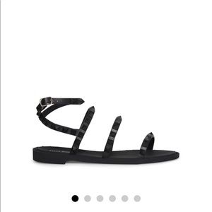 Steve Madden Travel-J sandals black NWT